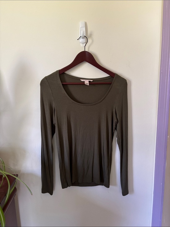 Victoria's Secret Tops - Victoria's Secret Olive Scoop-Neck Long Sleeve Tee
